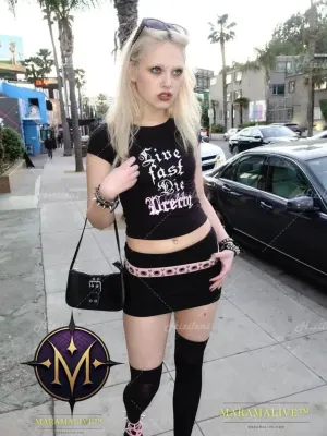 2000s Gothic Streetwear Tees for Edgy Fashionistas