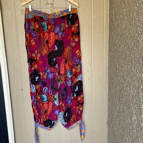 Anthropologie Joanie Harem pants in novelty size L