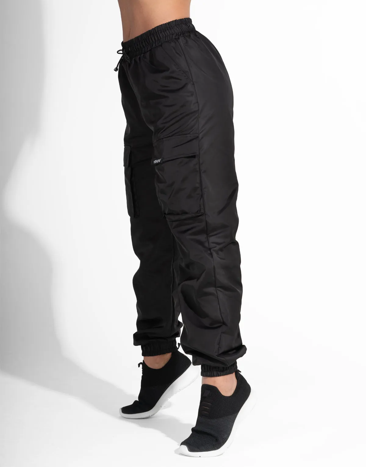 BLACK CARGO JOGGER