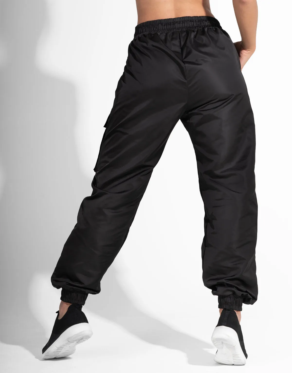 BLACK CARGO JOGGER