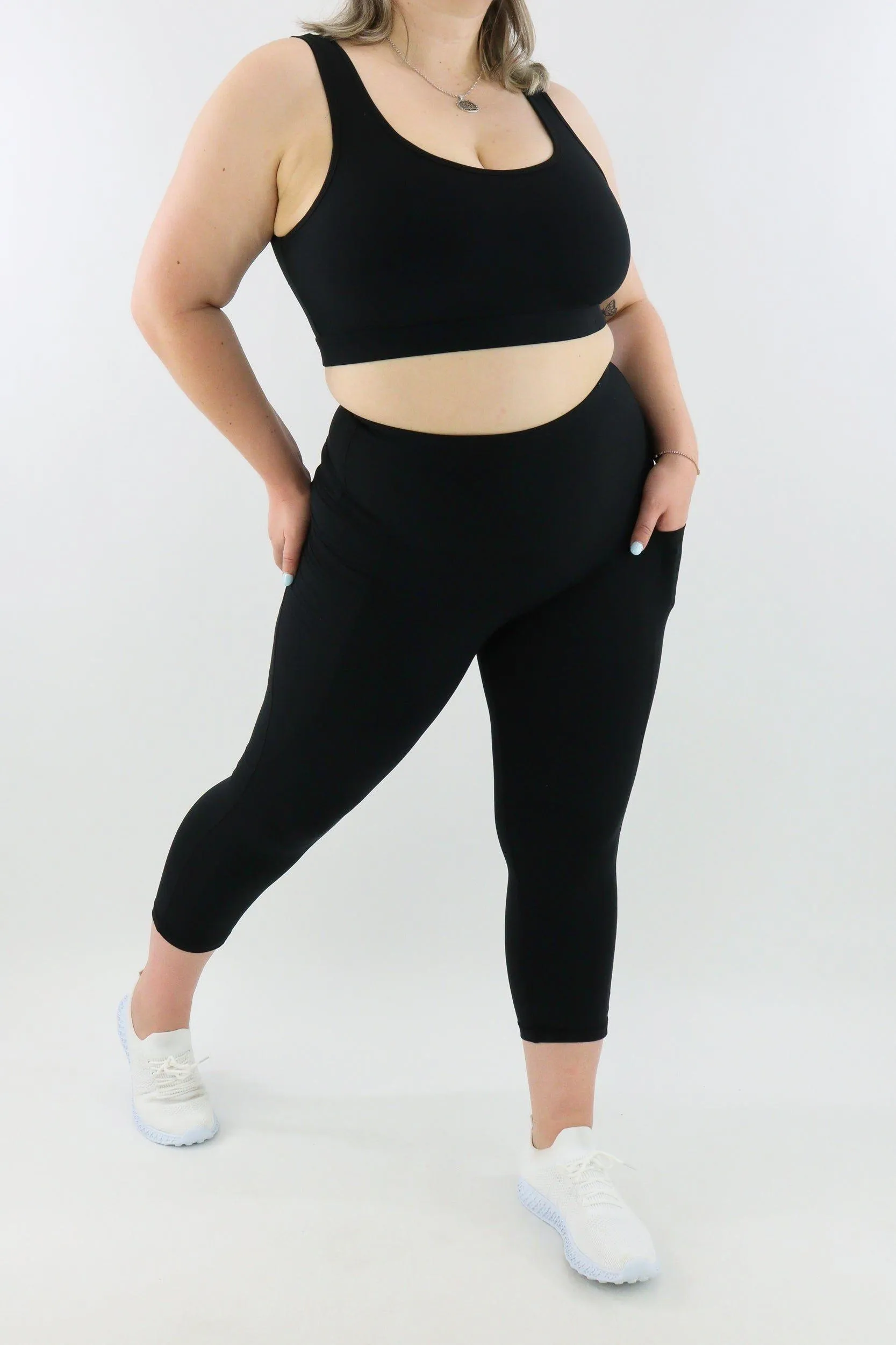 Black - Hybrid 2.0 - Leg Pockets - Capri Leggings