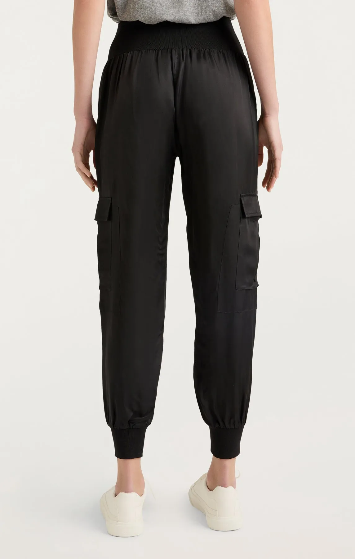 Cinq à Sept Women's Giles Twill Cargo Joggers – Black, Size Small