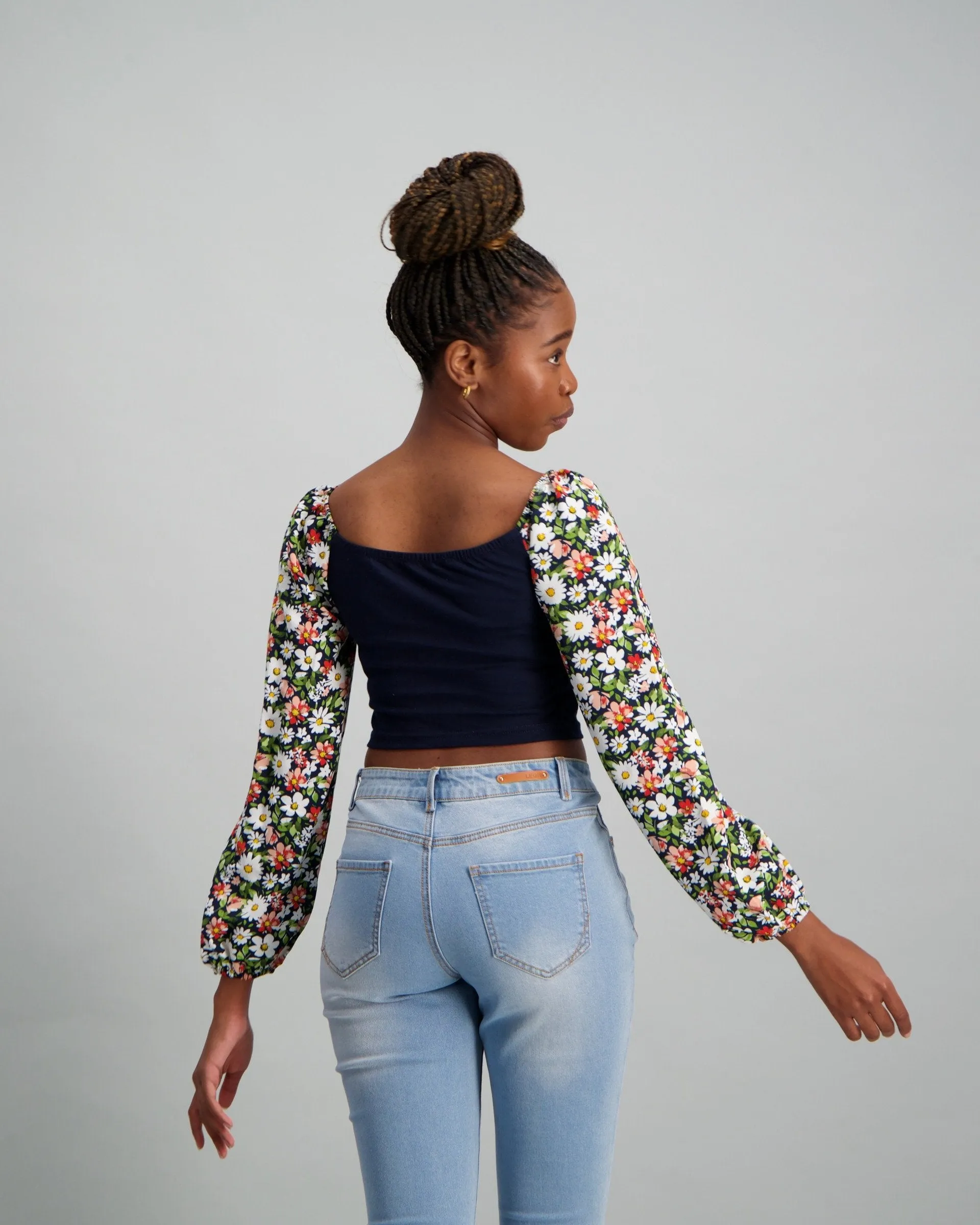 Ladies-Floral Puff Sleeve Knit Top