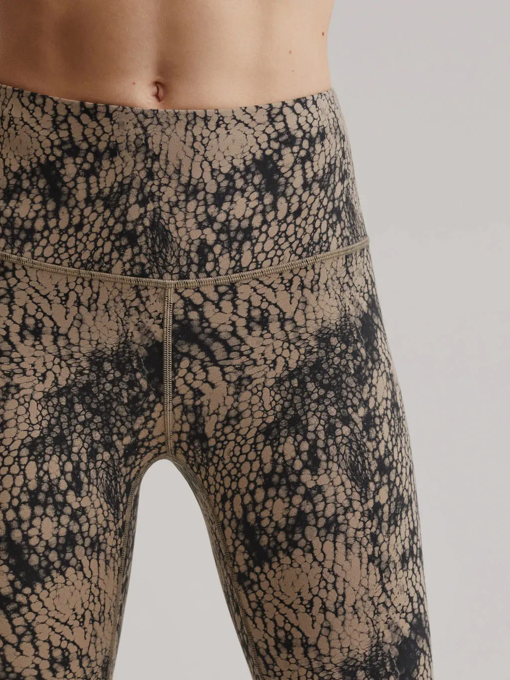 Lets Move High Rise Legging25 Saft Taupe Aligator