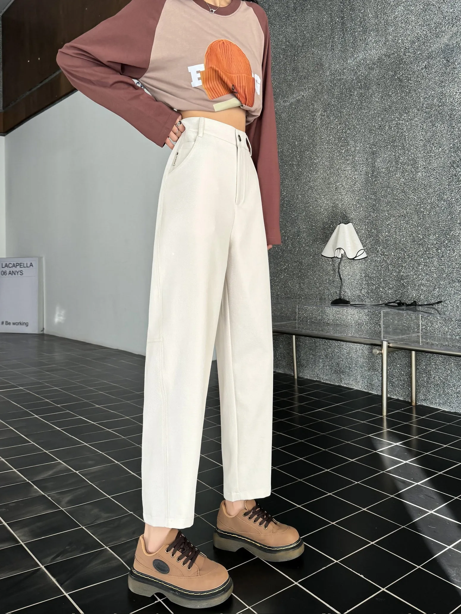 Lightweight and Slimming Solid Color Chinos for Women