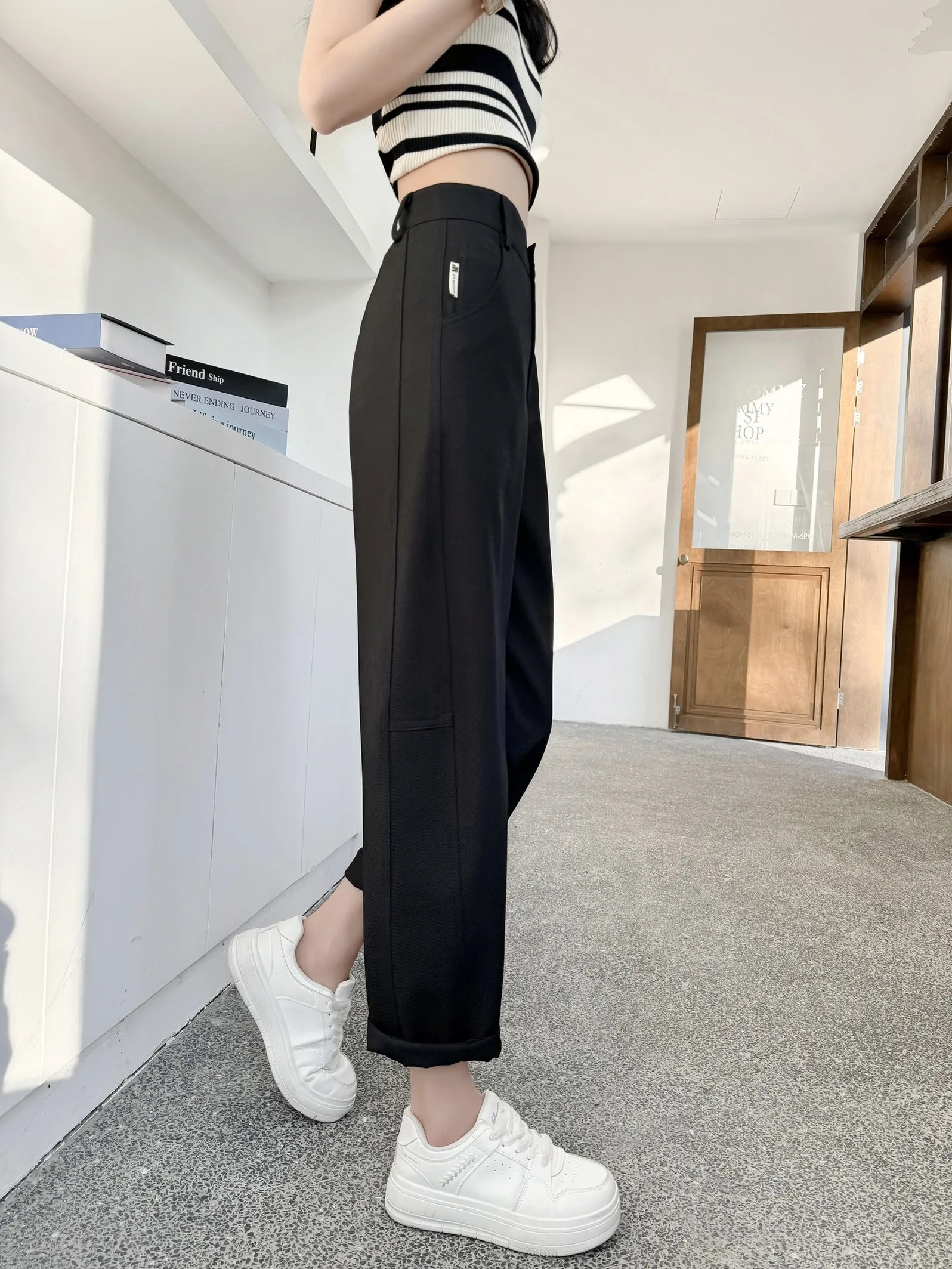Lightweight and Slimming Solid Color Chinos for Women