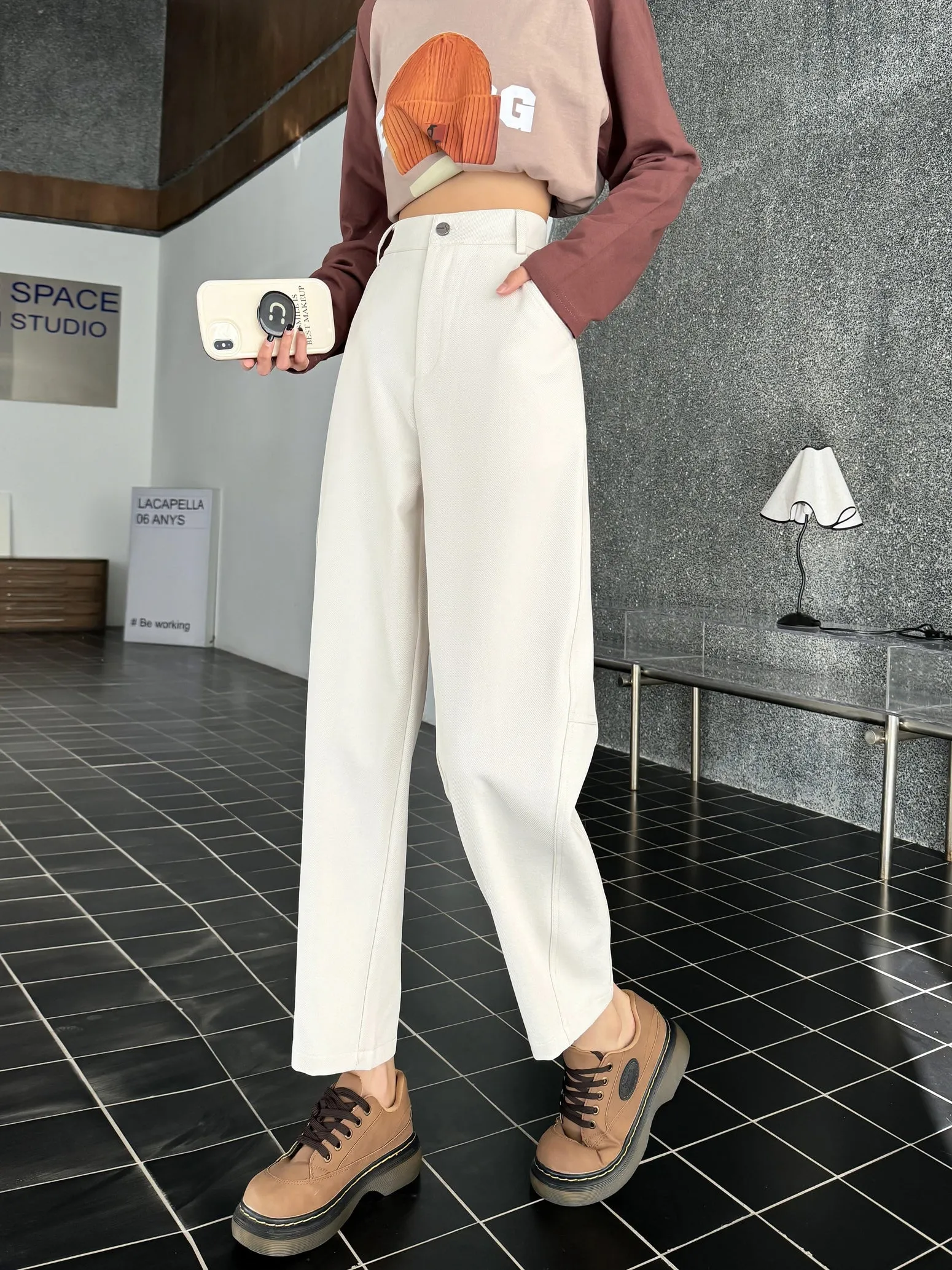 Lightweight and Slimming Solid Color Chinos for Women