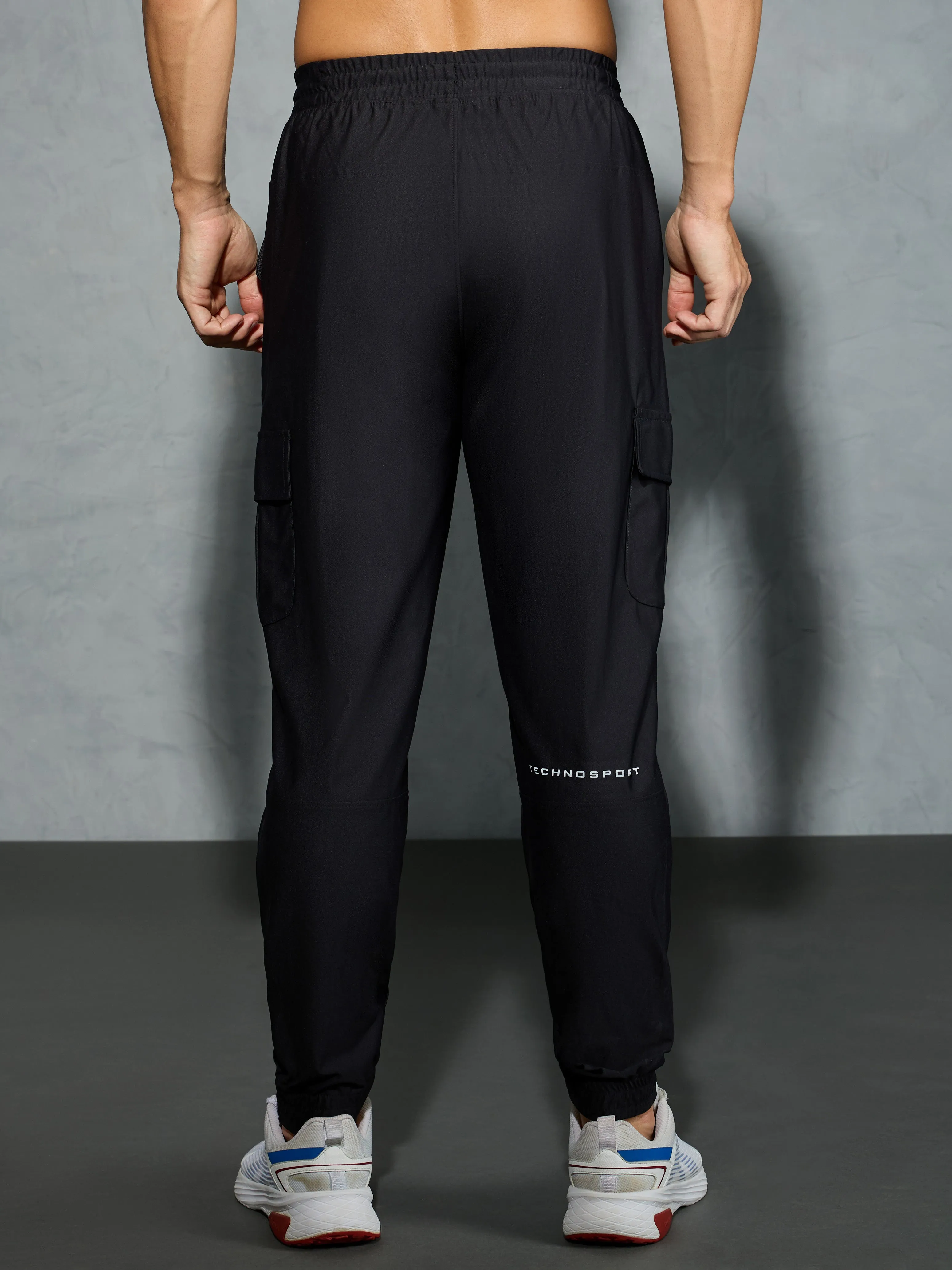 Men Solid Slim Fit Cargo Joggers with DURACOOL 