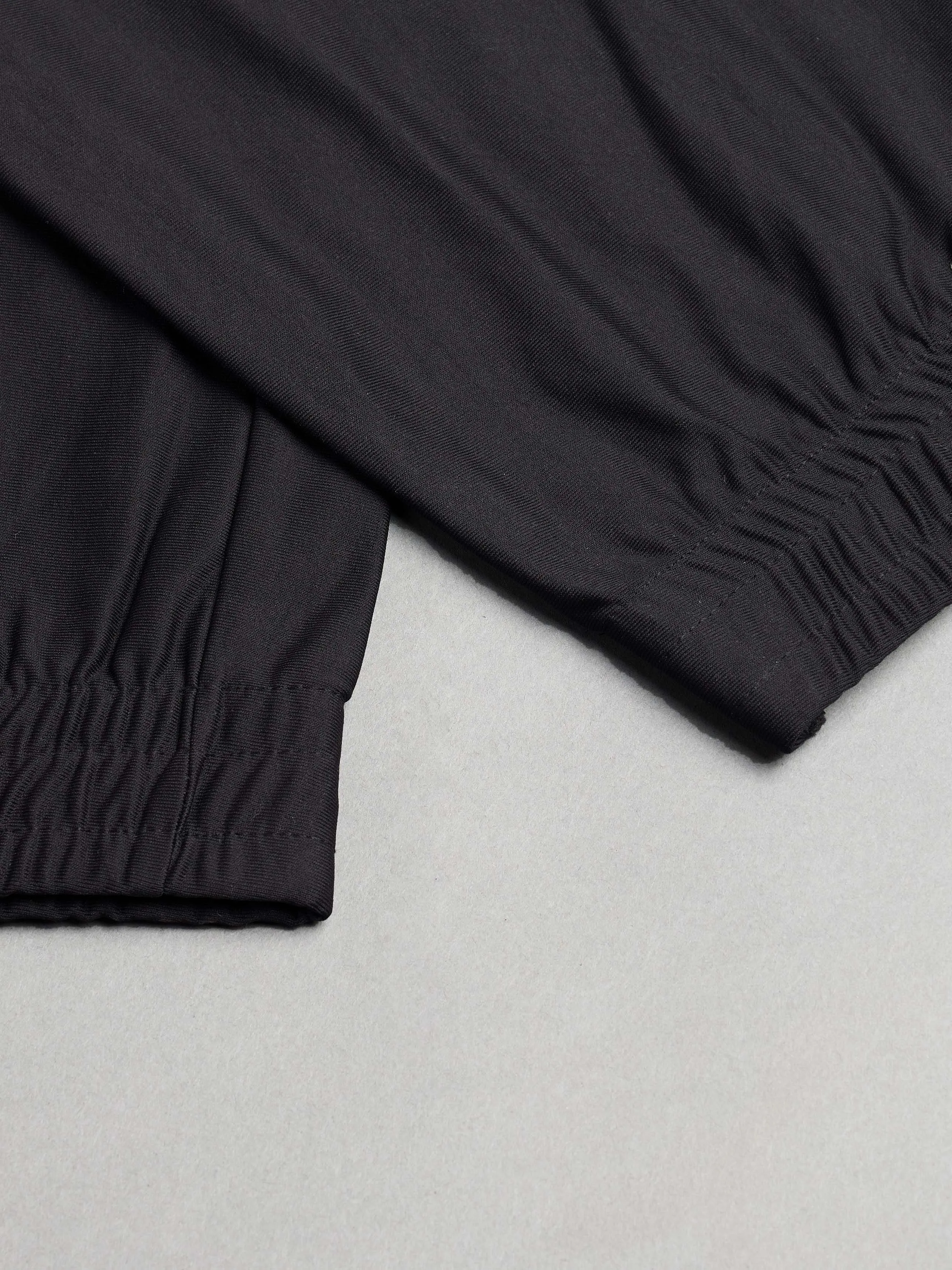 Men Solid Slim Fit Cargo Joggers with DURACOOL 