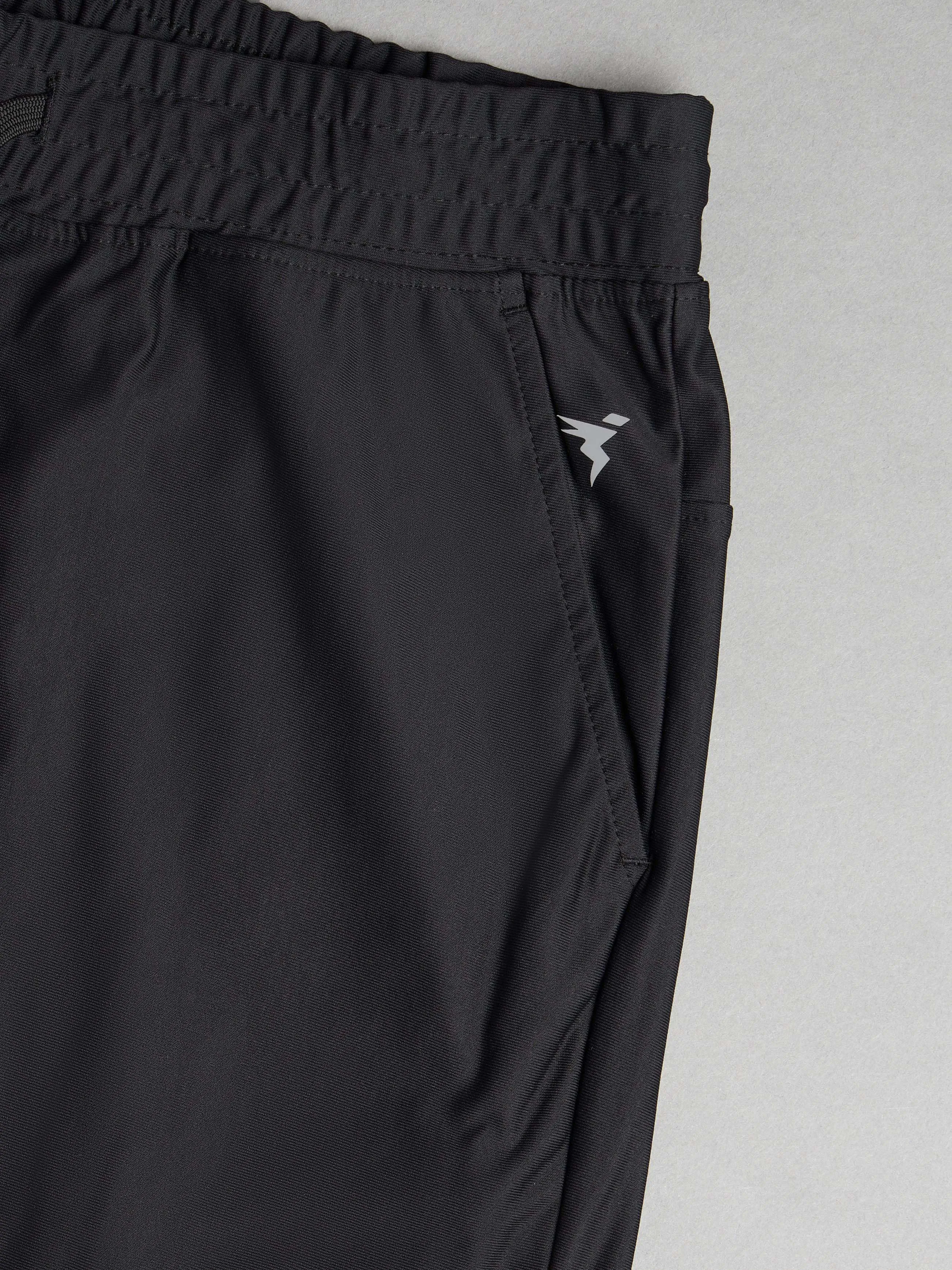 Men Solid Slim Fit Cargo Joggers with DURACOOL 