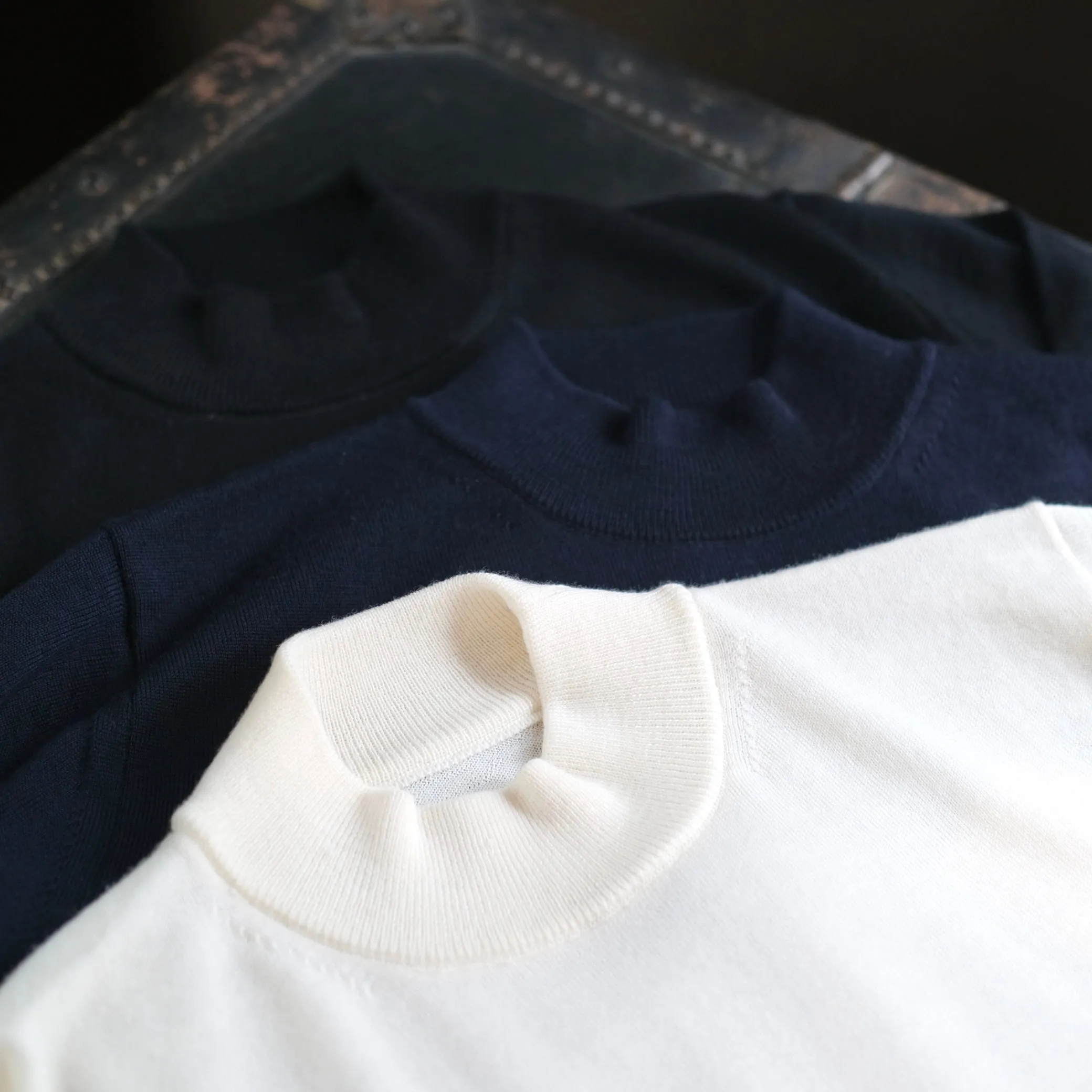 MOONCASTLE Wool Mockneck