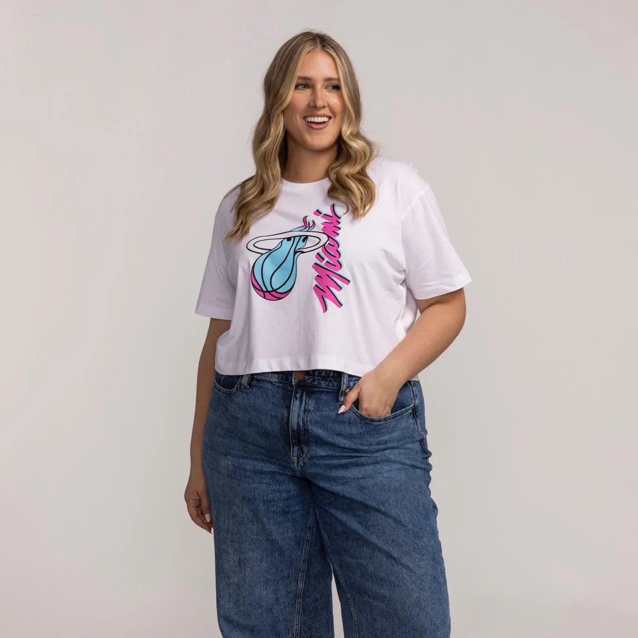 New Era Miami HEAT Original Vice Women's Boxy Cropped tee