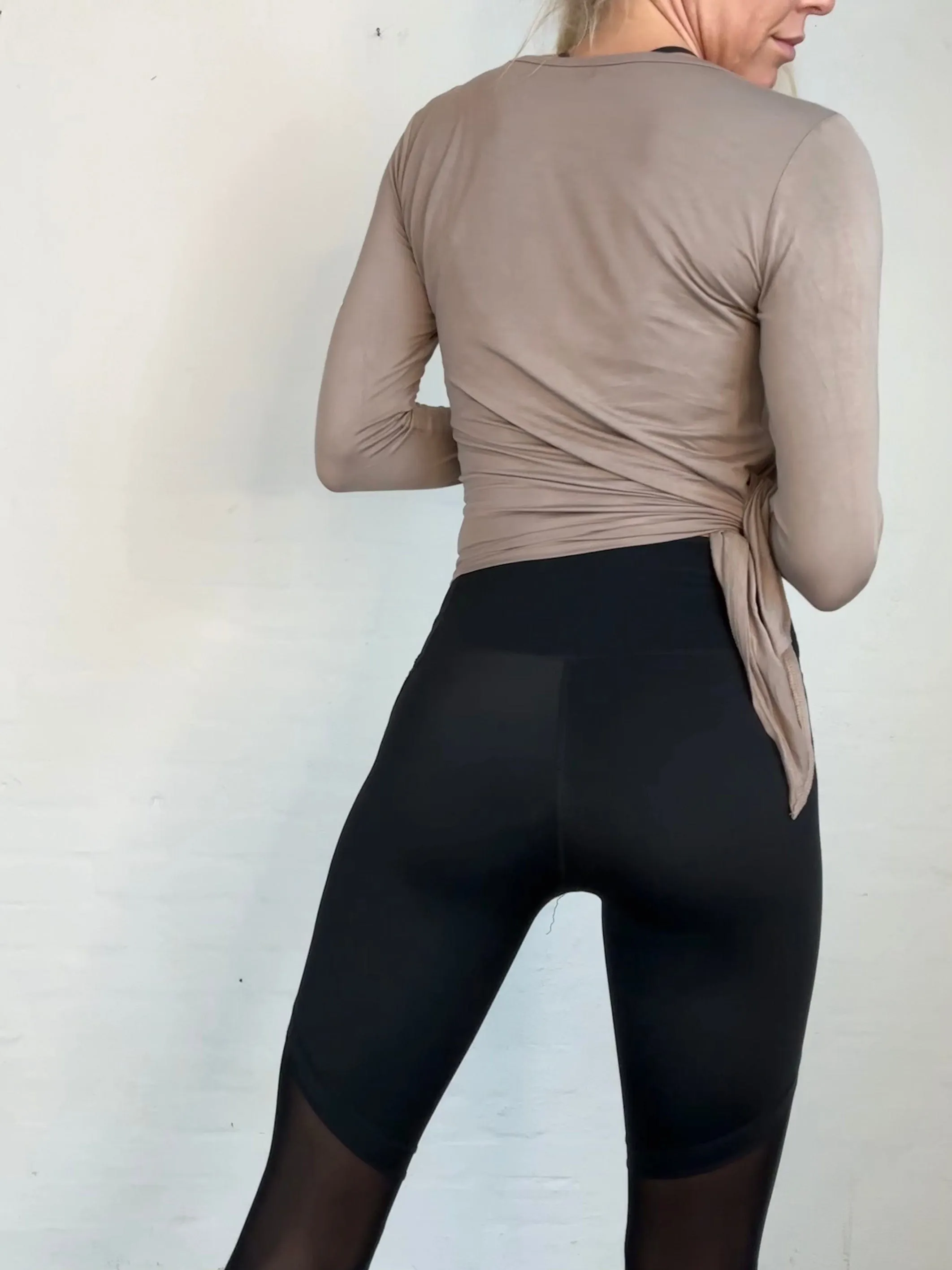 Sassy Copenhagen - Enya Black leggings with mesh - Fitness shape wear (NOTE size s/m is in preorder until week 16)