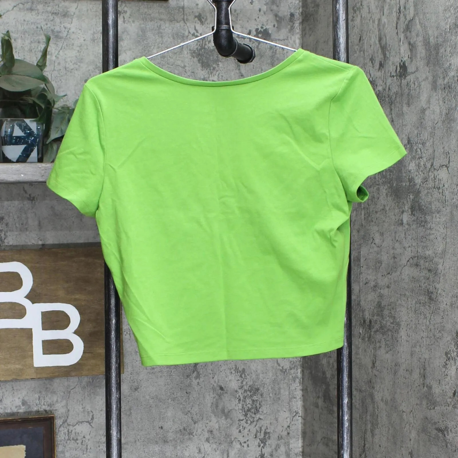 Wild Fable Women's Short Sleeve V-Neck Cropped T-Shirt 83873564