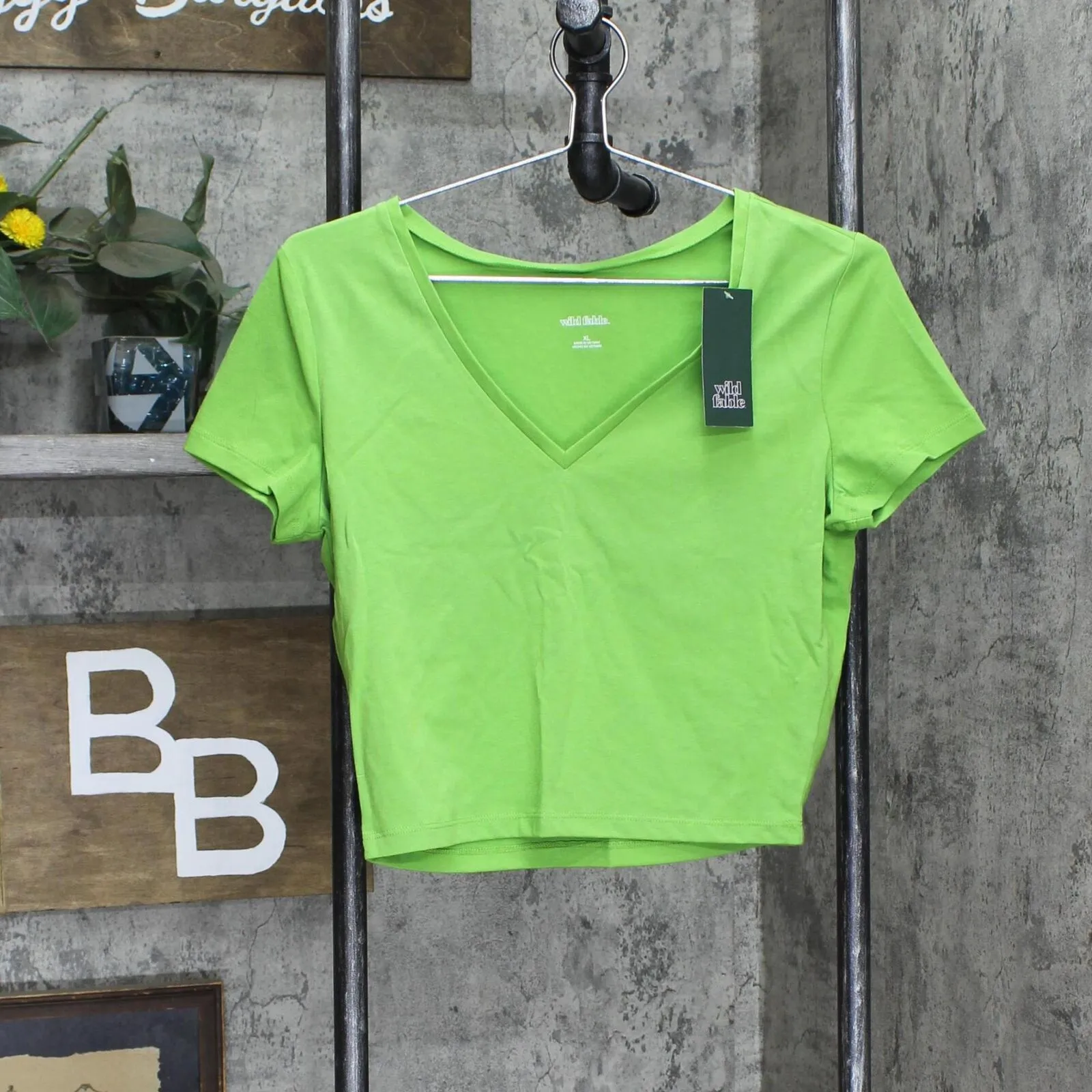 Wild Fable Women's Short Sleeve V-Neck Cropped T-Shirt 83873564