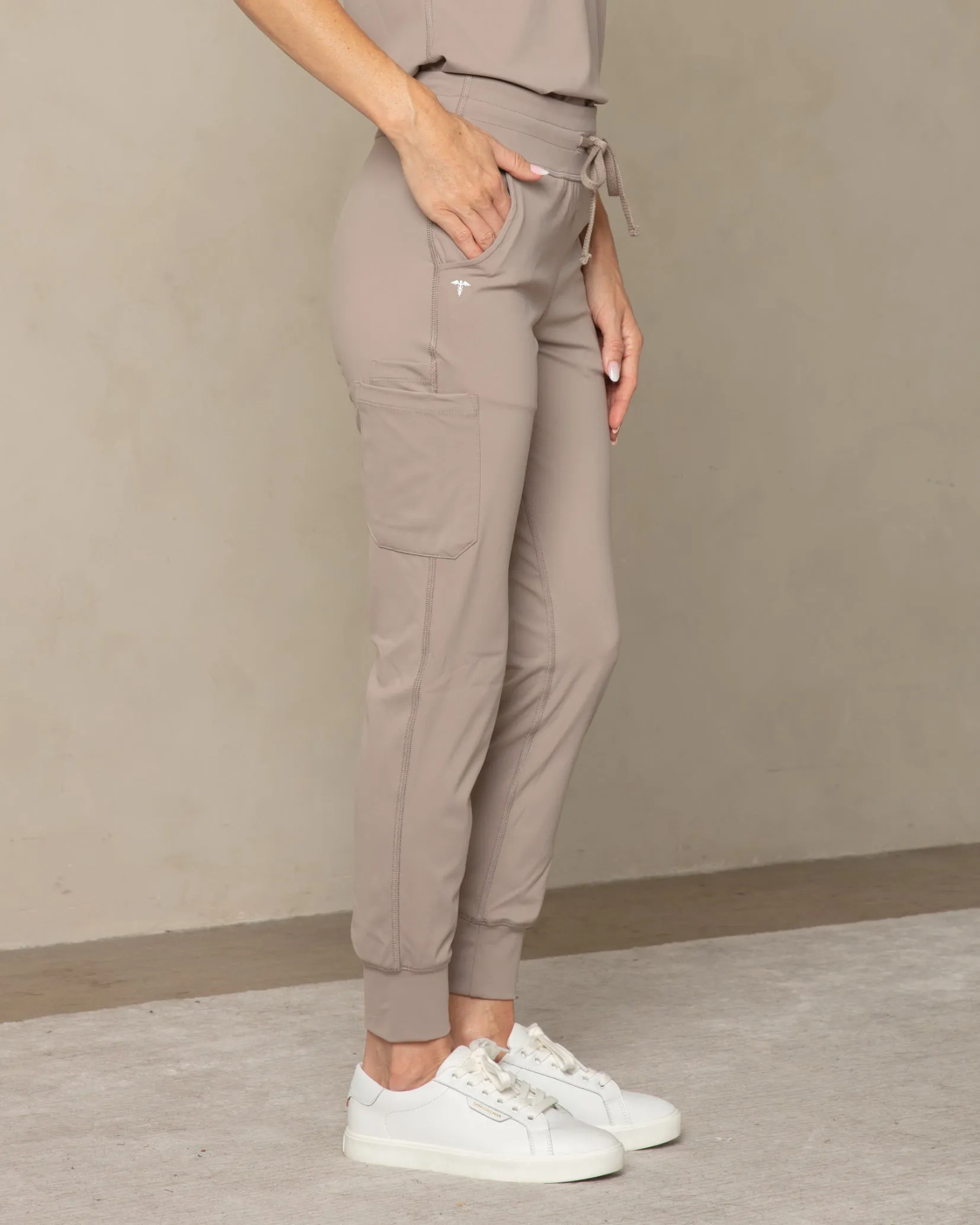 Women's Sand Jogger Scrub Pant