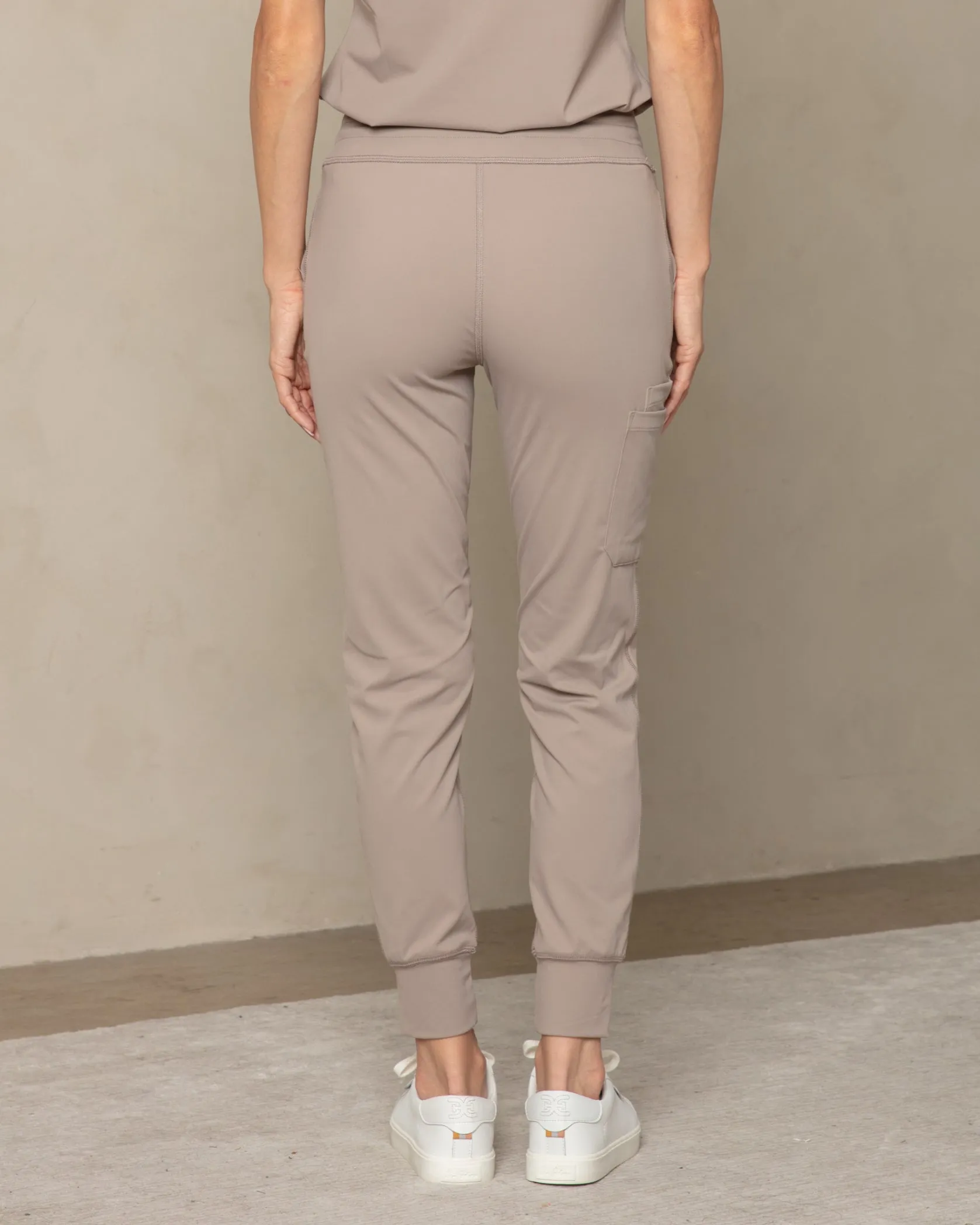 Women's Sand Jogger Scrub Pant