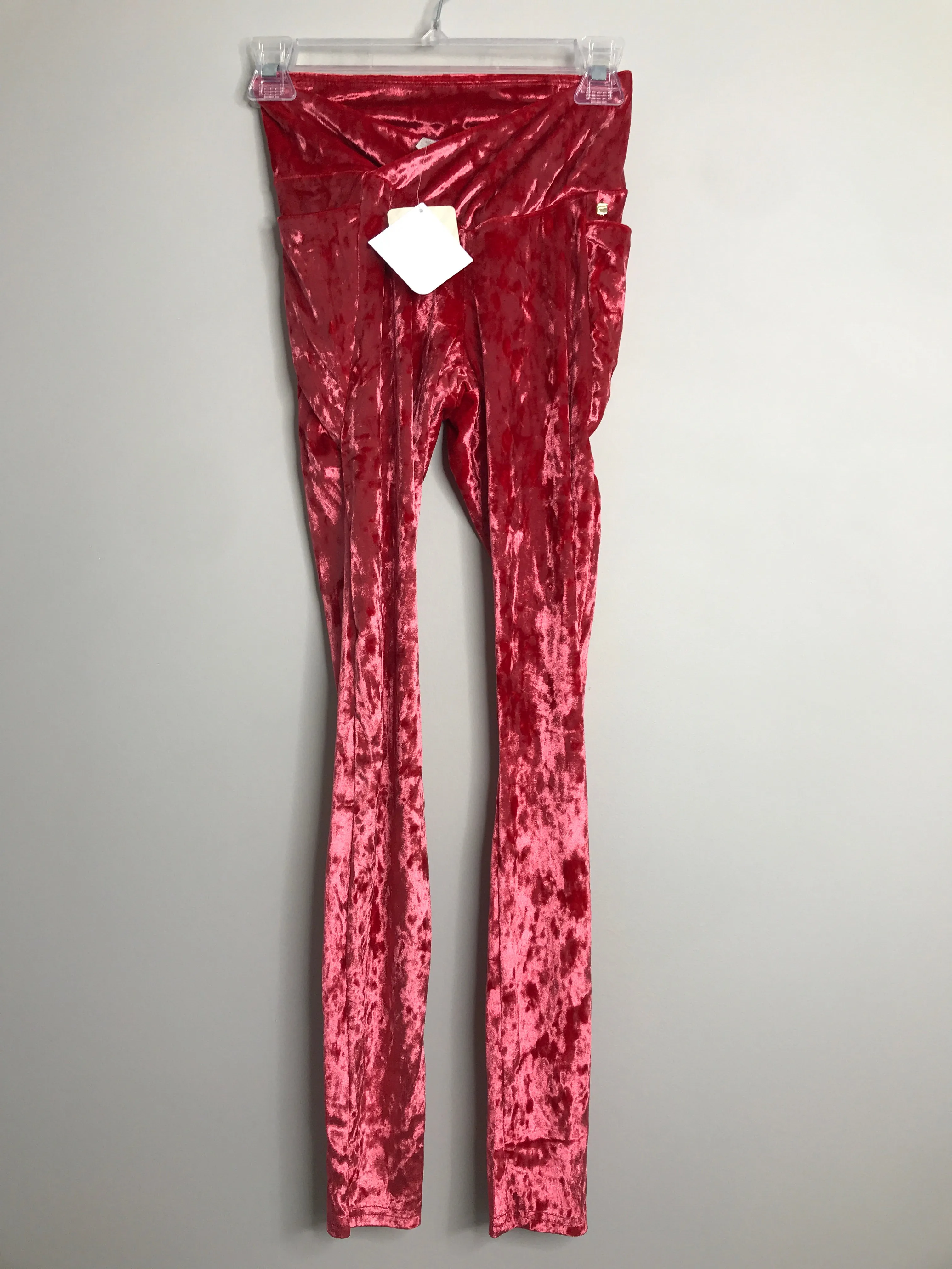Womens Size XSm Misses Red fabletics NWT Athletic Leggings